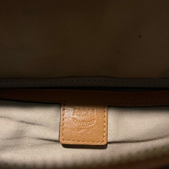 MCM ICONIC MONOGRAM WAIST BAG - Picture 3 of 5